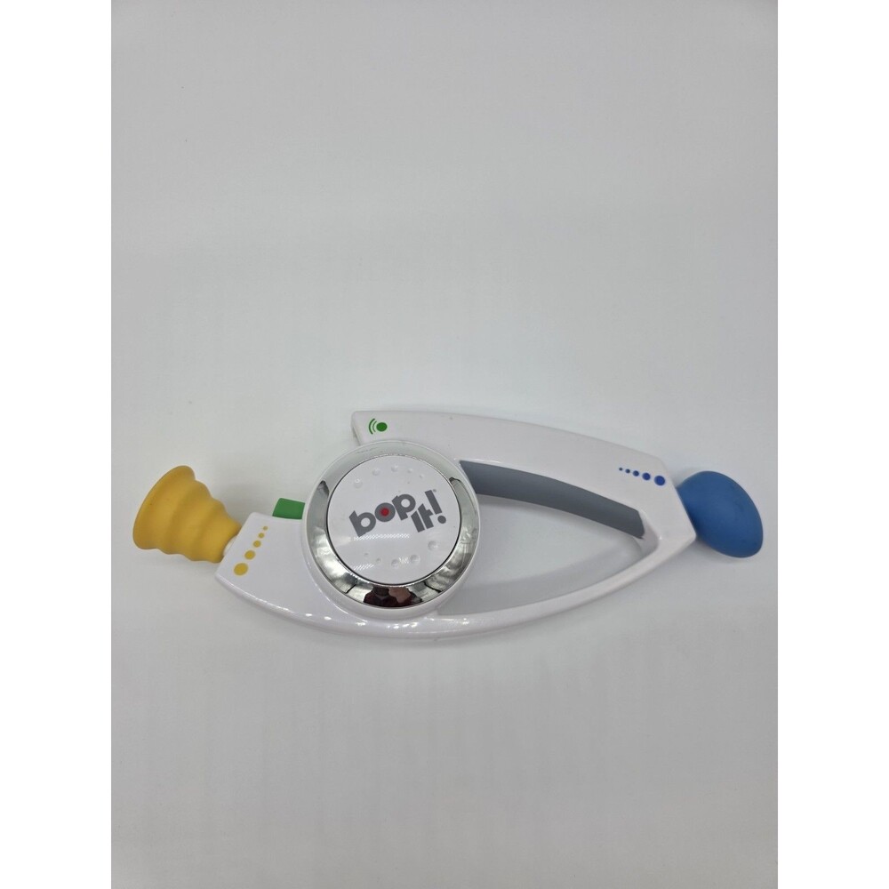 Bop It Hand Held Electronic Talking Game Hasbro 2008 Tested & Works Great